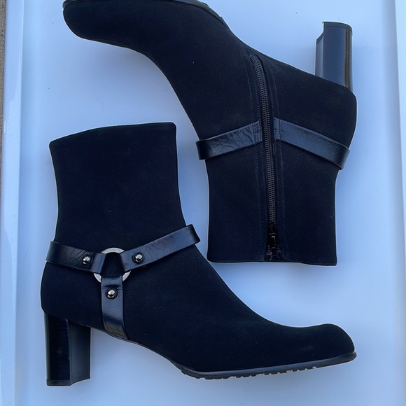 Stuart Weitzman Gore-Tex heeled boots - Picture 6 of 6